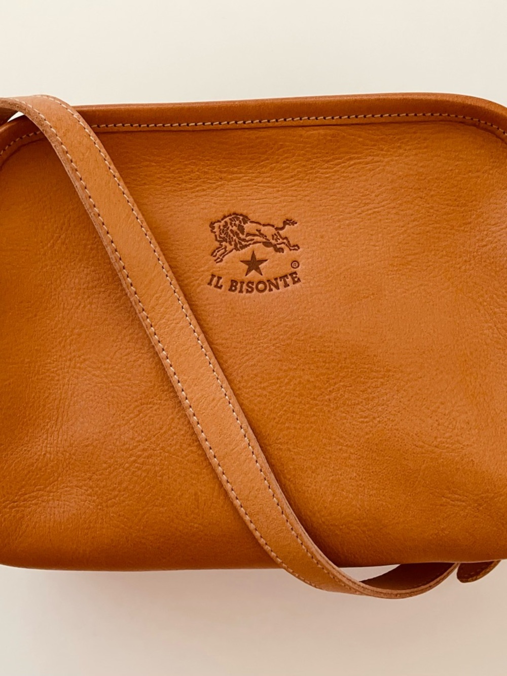 Il Bisonte Italian Leather Crossbody Bag in Caramel Tan Color